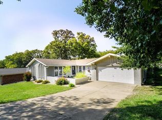 519 Glan Tai Dr, Ballwin, MO