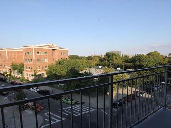 3rd image of 456 W 167th St APT 3G