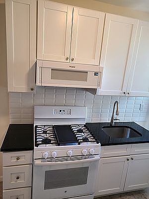 4th image of 3030 43rd St #2B