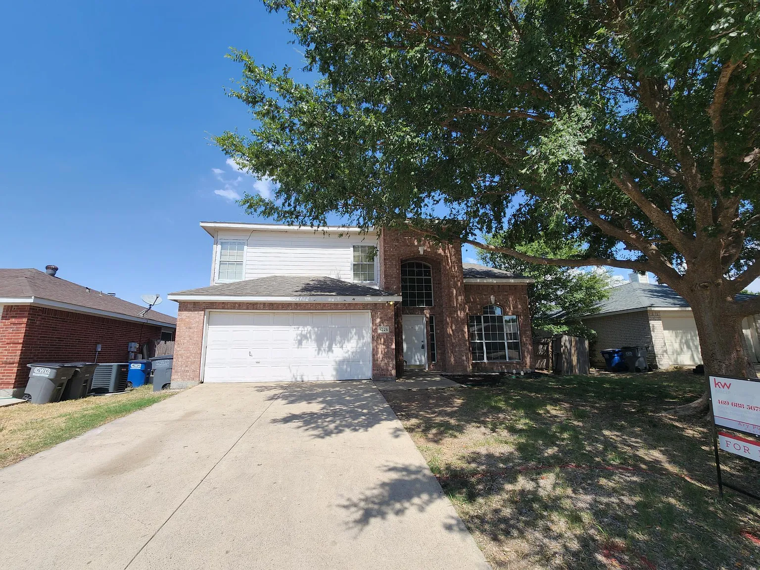 1225 Lake Haven Dr — Photo 3