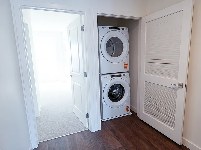 Galewood Residences — Photo 10
