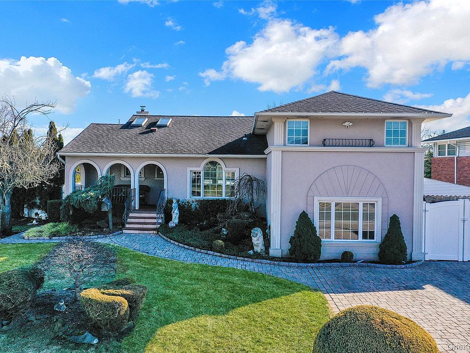 1st image of 646 Kildare Crescent