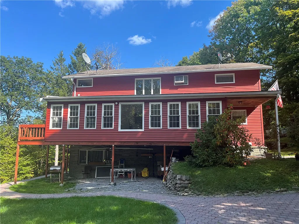 1657 Miller Rd photo 1