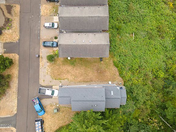 5th image of Tl 1142 Hillsdale St W