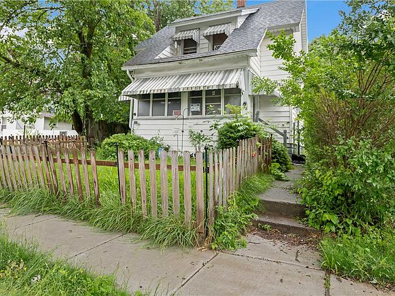 3rd image of 48 Garnet St