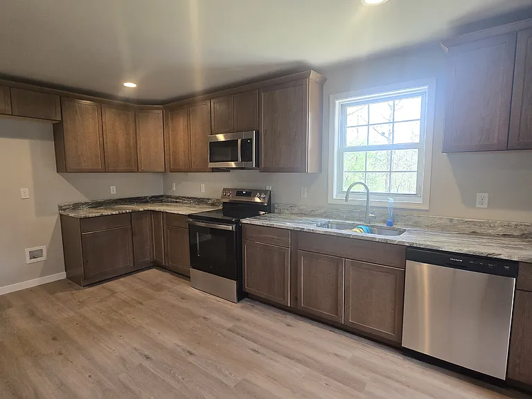 15615 Allen Dr — Photo 4