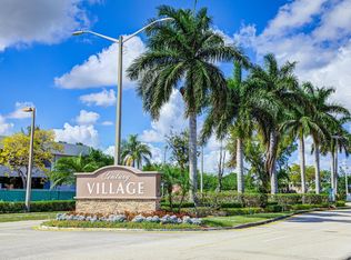 425 Southampton B #425, West Palm Beach, FL 33417