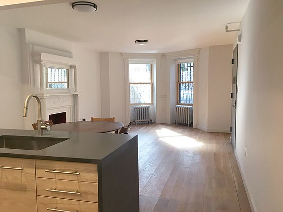 3rd image of 439 Eastern Pkwy #1