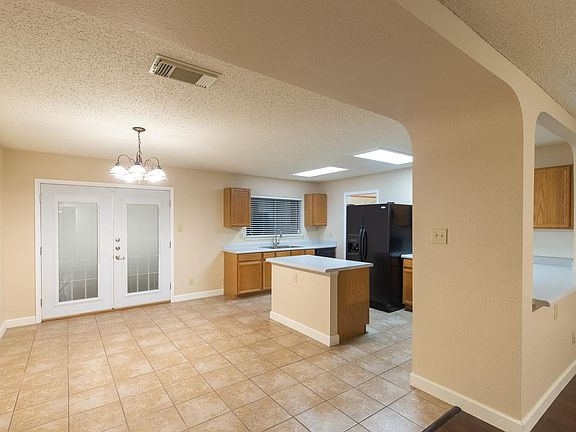 4th image of 3513 Davenport
