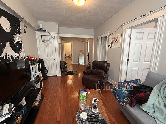 3rd image of 161 Kelton St APT 25