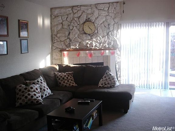5th image of 410 Hawthorne Dr