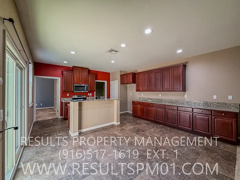 2905 Market St — Photo 8