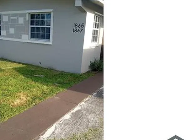 1867 NW 42nd St, Miami, FL 33142