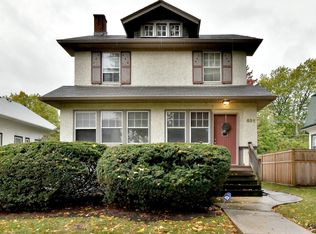 831 Linden Ave, Oak Park, IL 60302