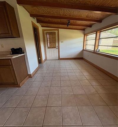 5th image of 559 Lake Ave