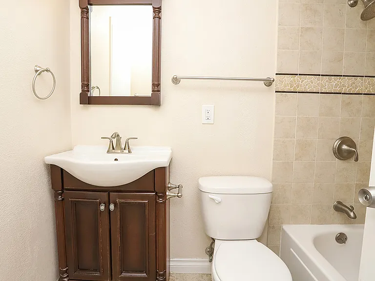 222 Logan — Photo 49