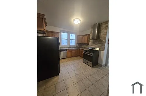 70 N Willow St #1 Photo 1
