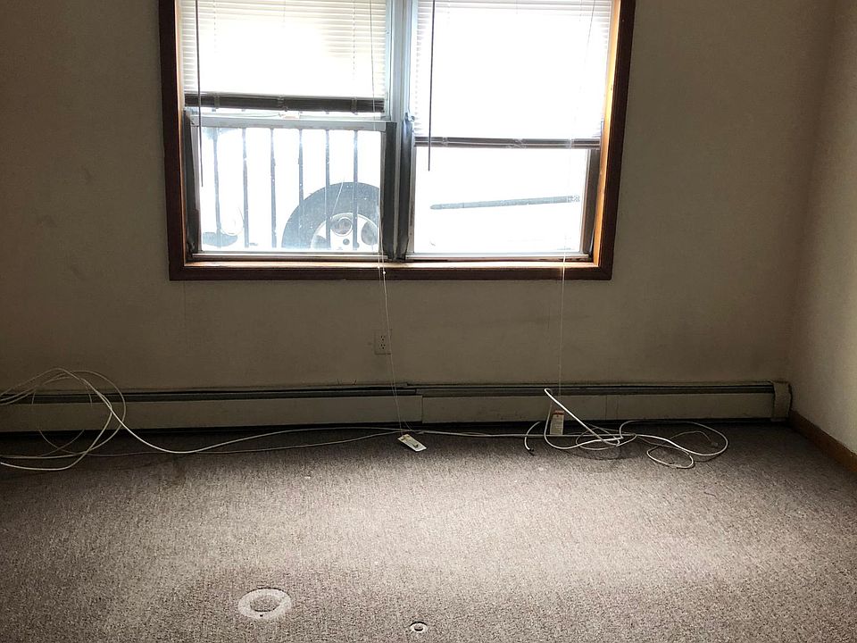 2nd image of 237 Hollywood Ave APT 1