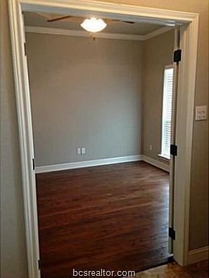 2nd image of 3918 Devrne Dr