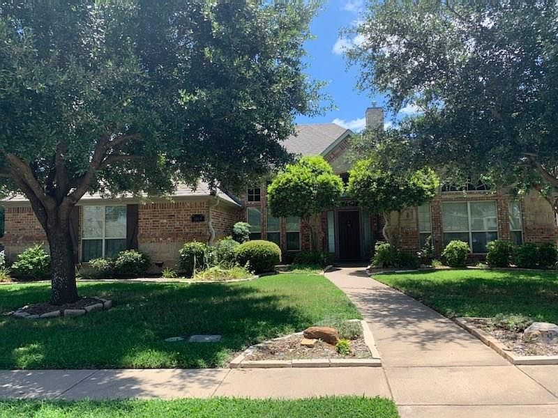 2nd image of 1044 Alexis Dr