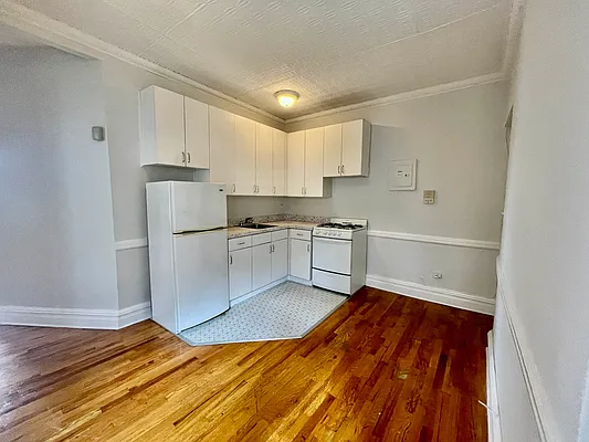 Rented by J PRESTON AND ASSOCIATES INC | media 7