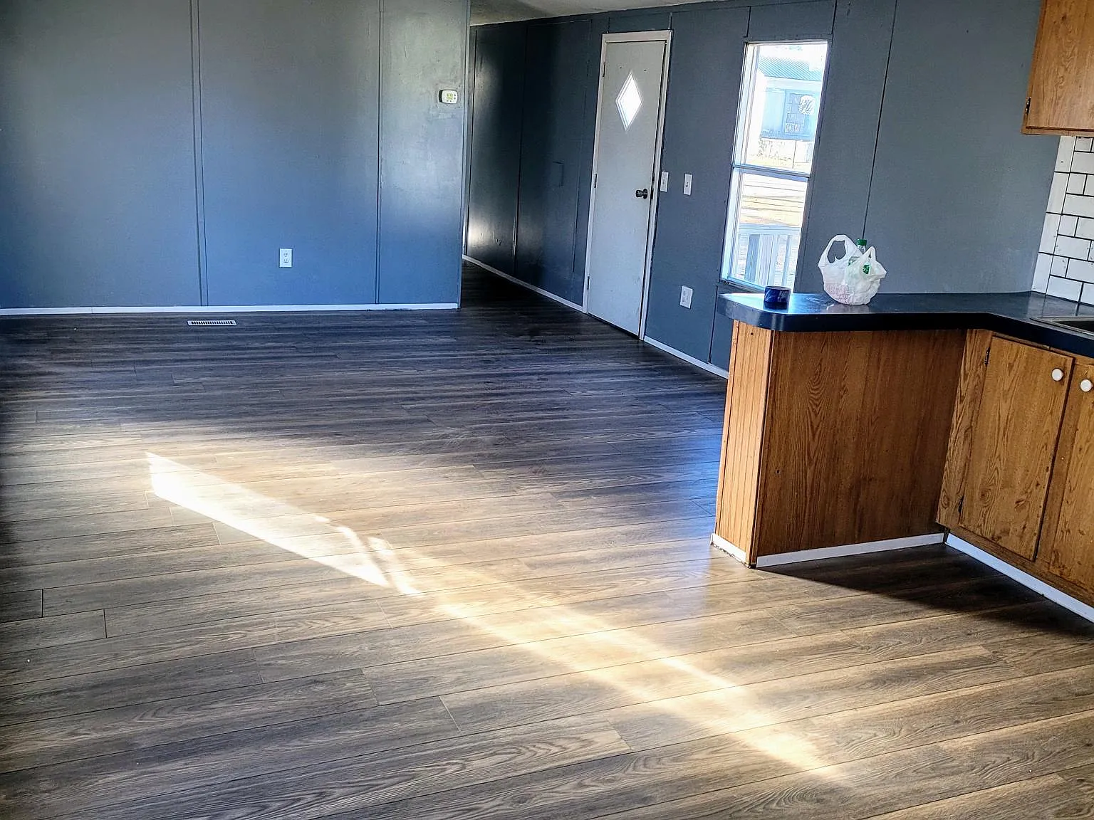 3 bed, 1100 sqft, $900 — Photo 3