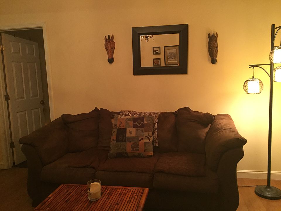 1st image of 100 Caroway Ct