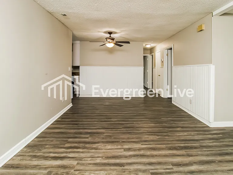 1448 Winslow Ave — Photo 5