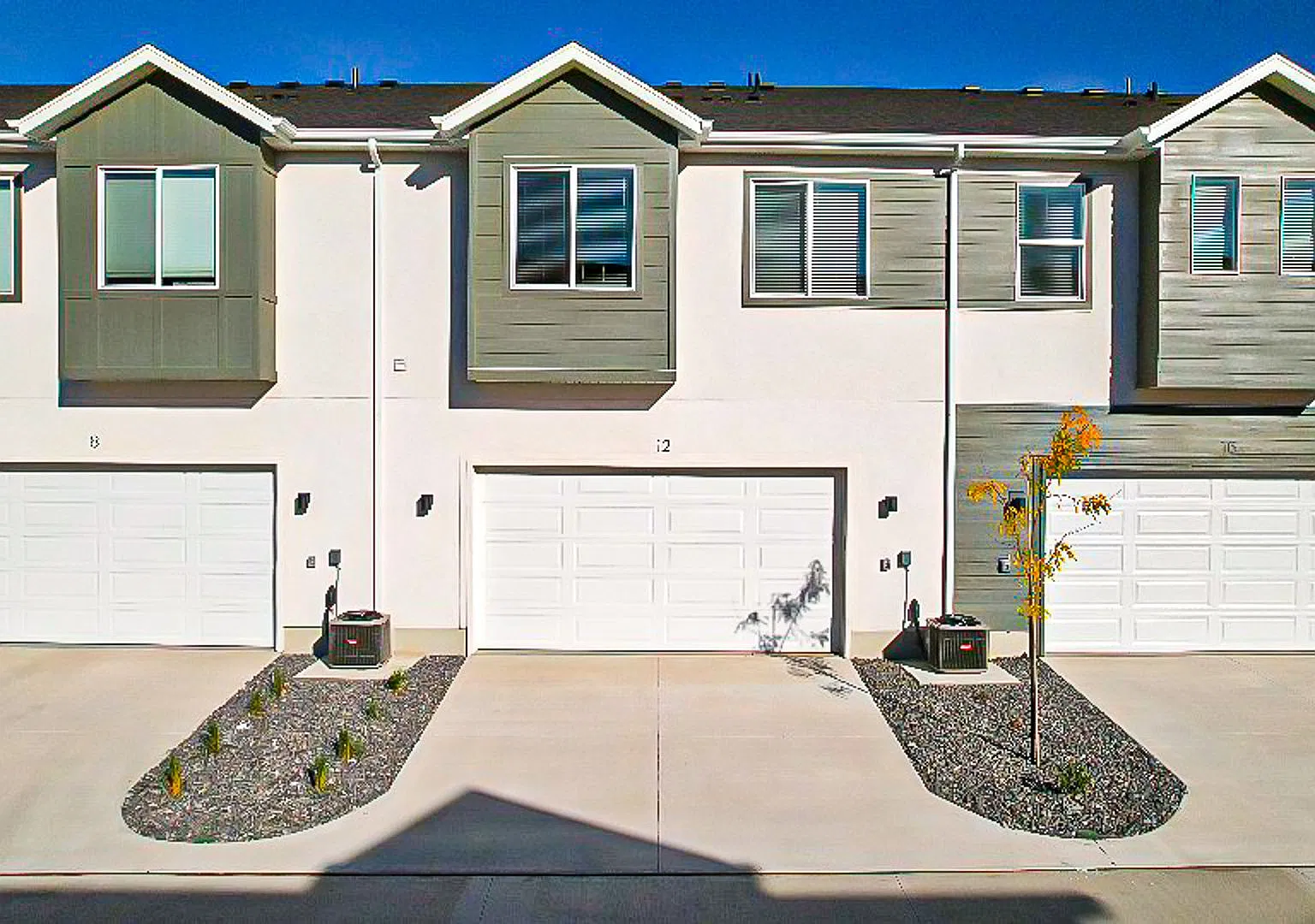 Stunning 2024 Townhome for Rent in Sunrise Ranch Mapleton, Utah — Photo 2