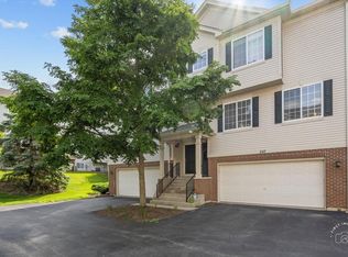 247 Evergreen Cir, Gilberts, IL 60136