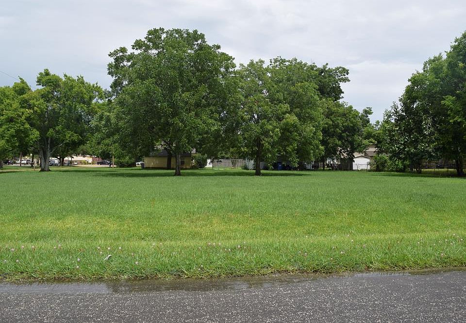 1st image of 2501 Avenue D