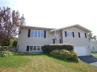 805 Lincoln Green Rd, Deforest, WI 53532