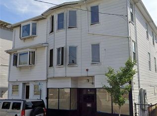 722 Dexter St, Central Falls, RI 02863
