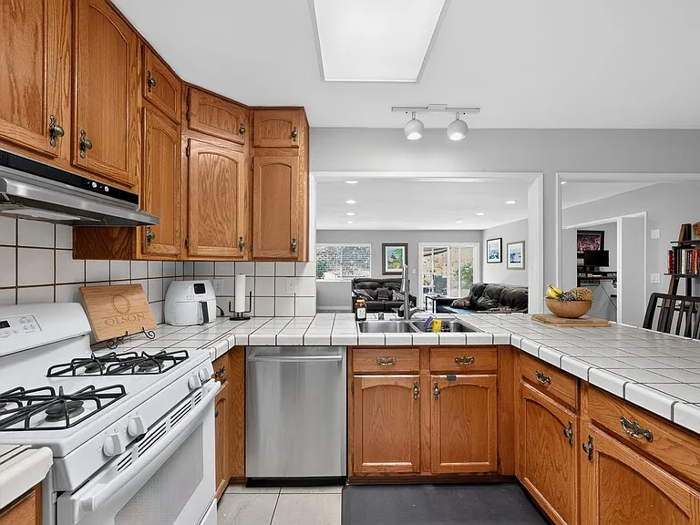 3151 Magellan St — Photo 18