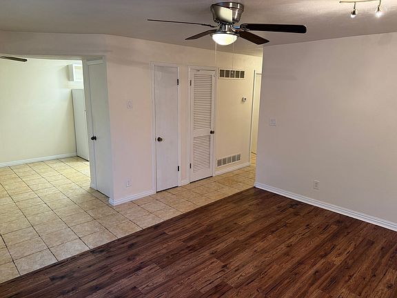 4th image of 735 W Carter Dr #4