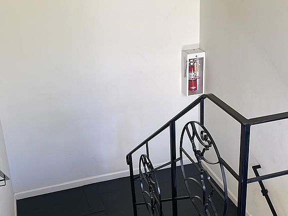 3rd image of 414 E Doran St #3