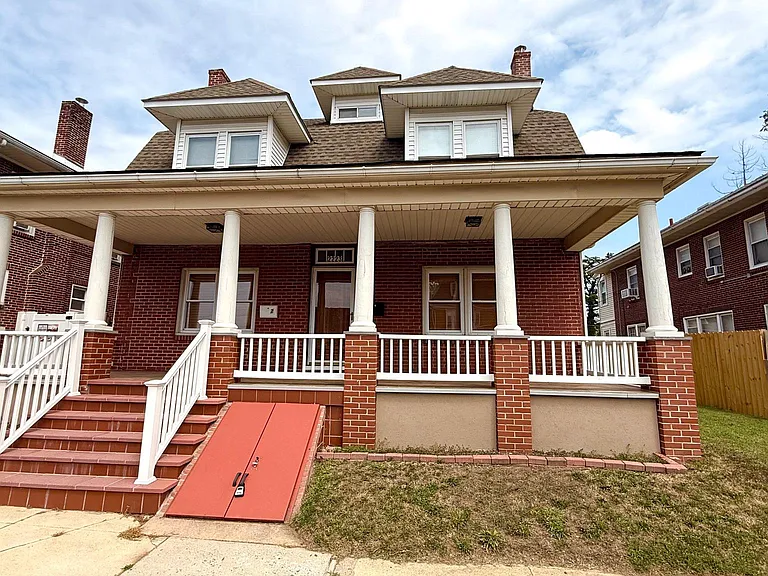 2223 Noble St — Photo 30