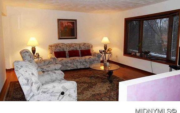 2nd image of 725 Mapledale Ave