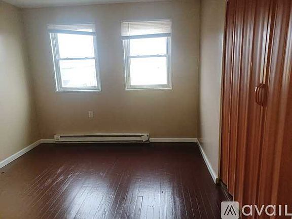 3rd image of 7209 Elmwood Ave