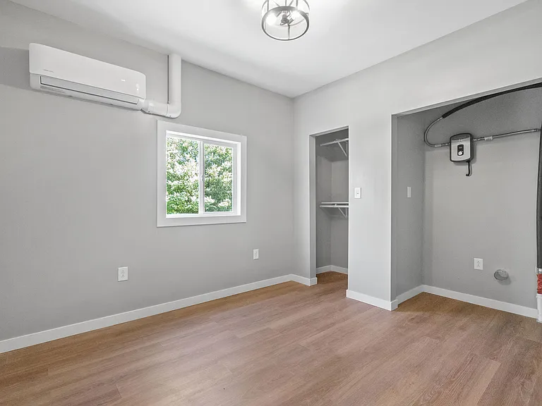 478 Thompkins Ln #B — Photo 15