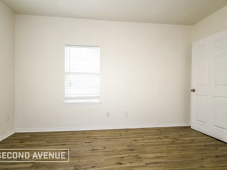 1521 S Blackwelder Ave — Photo 14