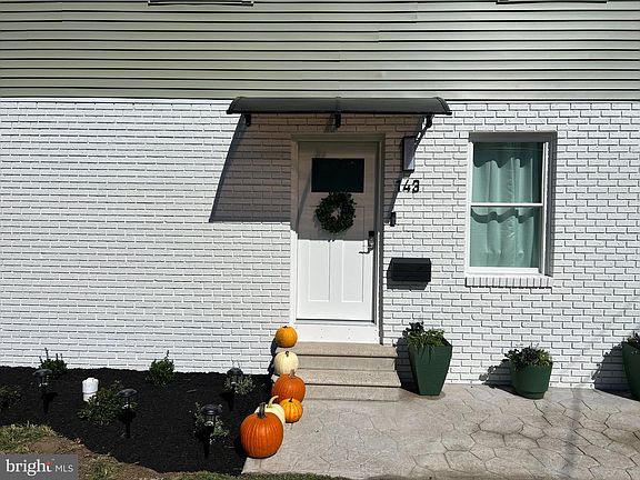 3rd image of 143 Shreve St