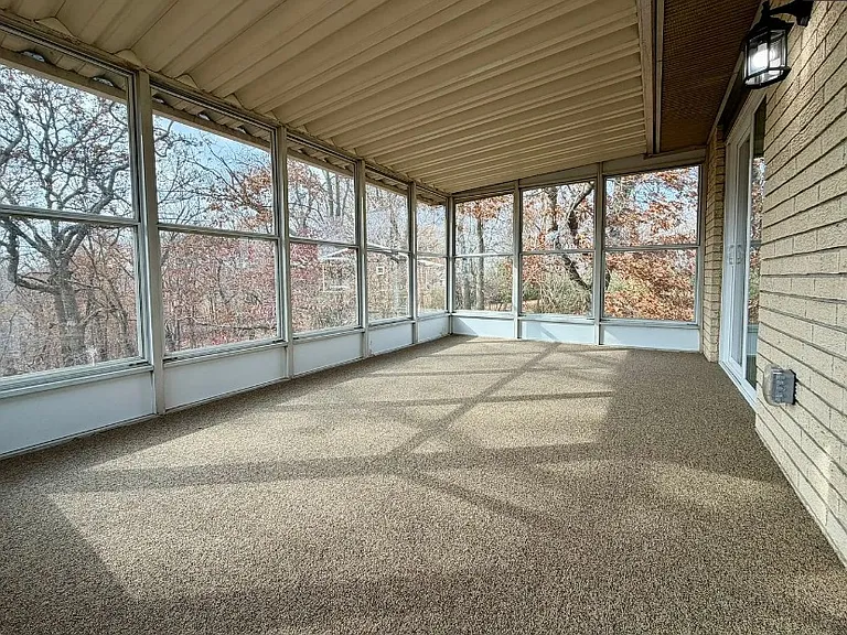 Outside screened in sun deck