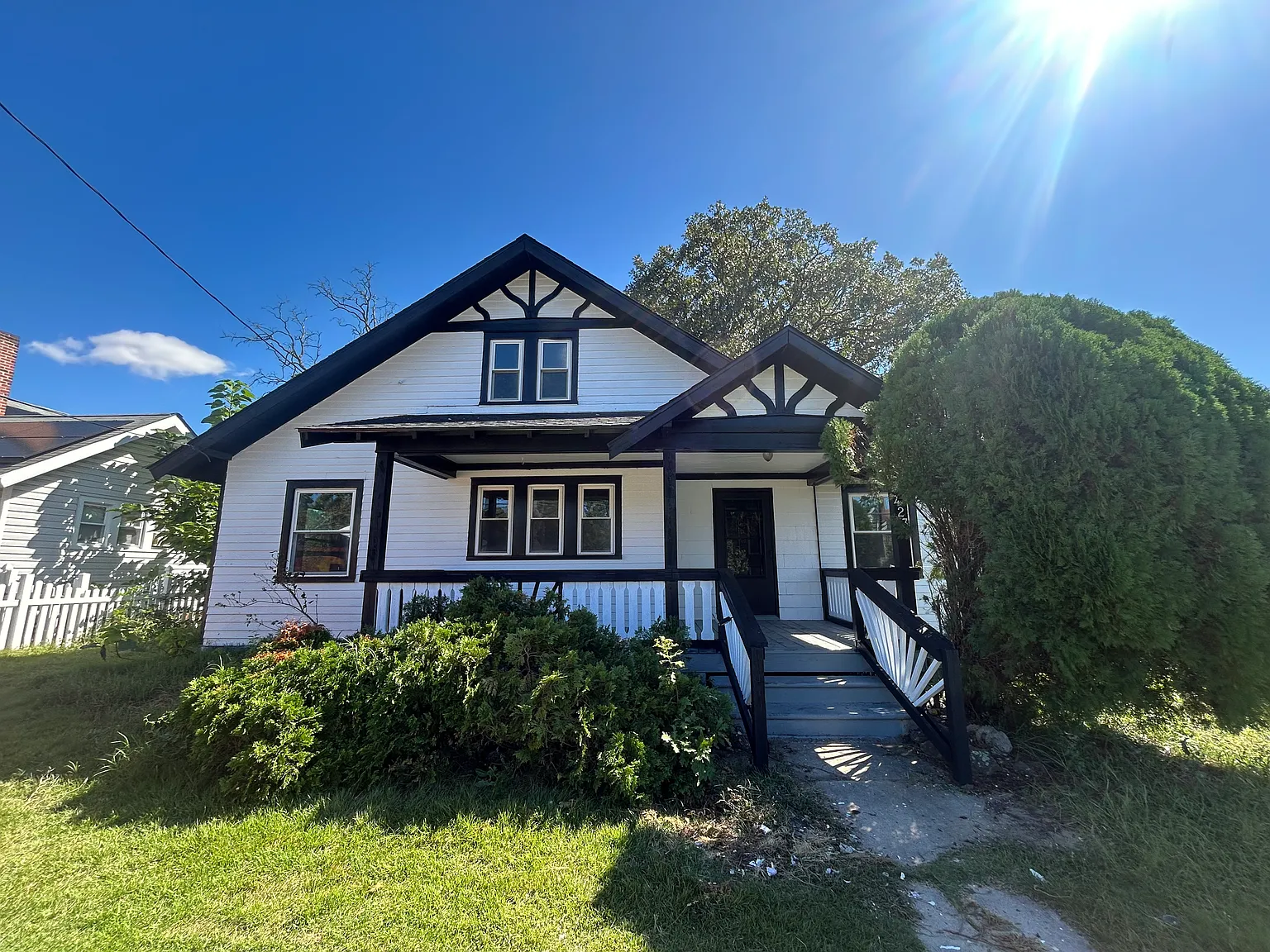 4 bed, $2,295 — Photo 1