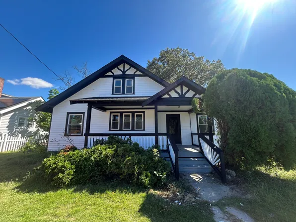 423 N 6th St, Millville, NJ 08332