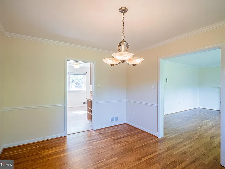 6608 Fairlawn Dr — Photo 12