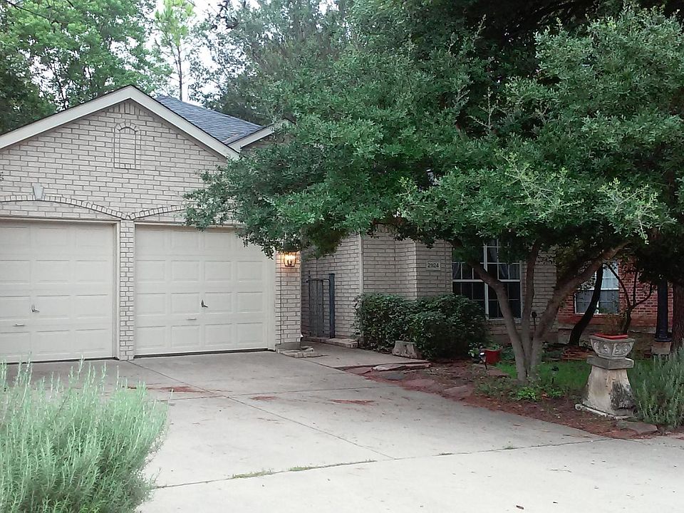 1st image of 2924 Coventry Ln