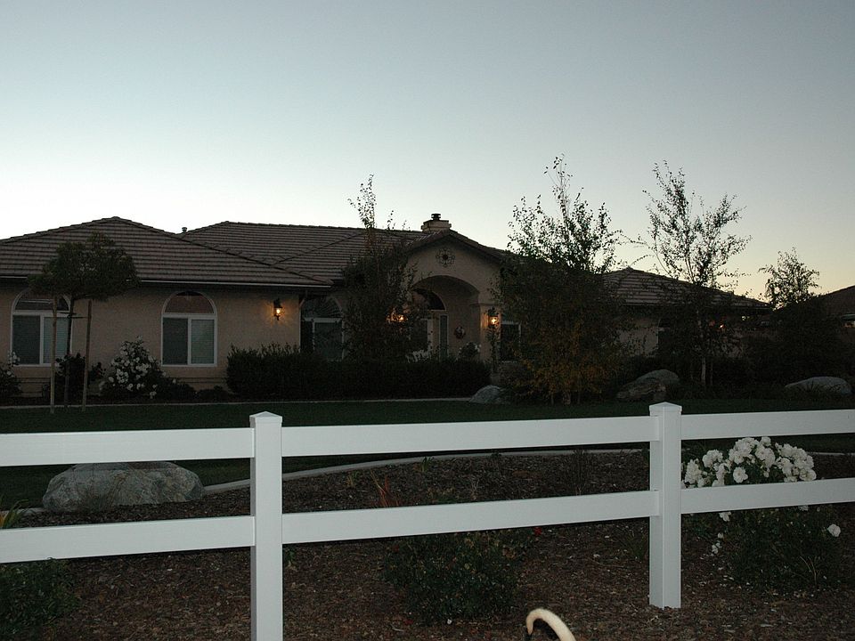 1st image of 9861 Bellflower St
