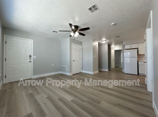 1013 W 14th St #4, Wamego, KS 66547