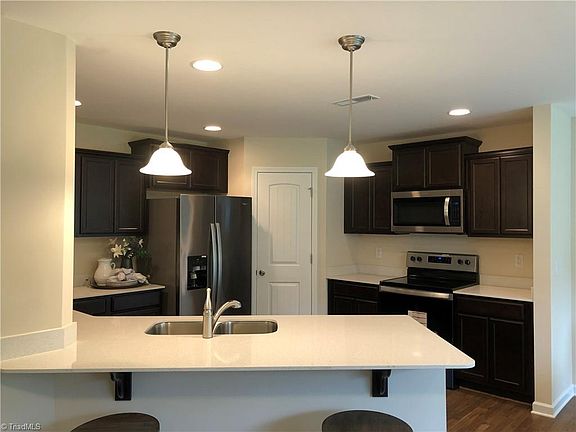 5th image of 113 Red Plum Ln #32-MOM